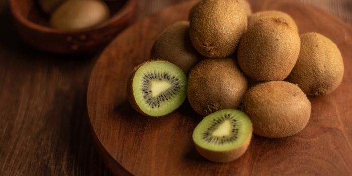 what does kiwi taste like